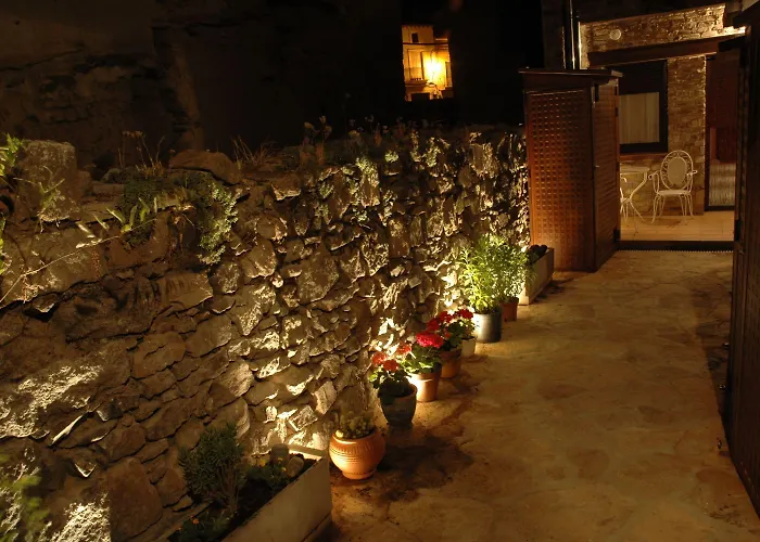 Abuela Benita Hotel Cebreros